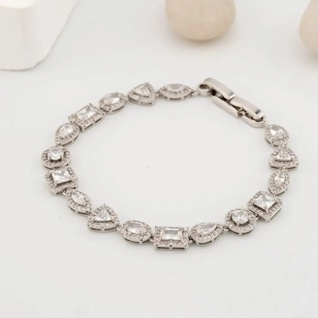 Pulsera calidad AAA con zirconias baño 18k