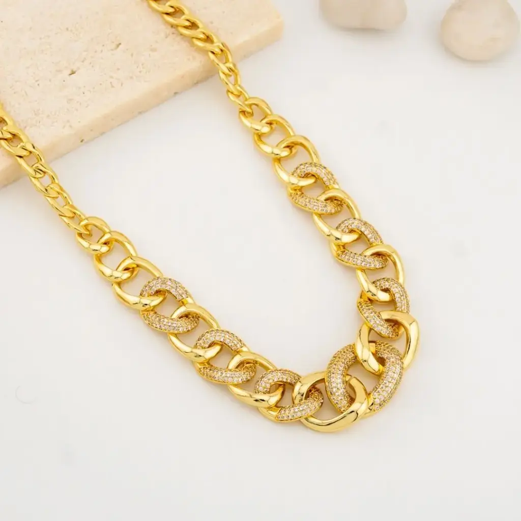 Collar eslabones con zirconias baño 18k