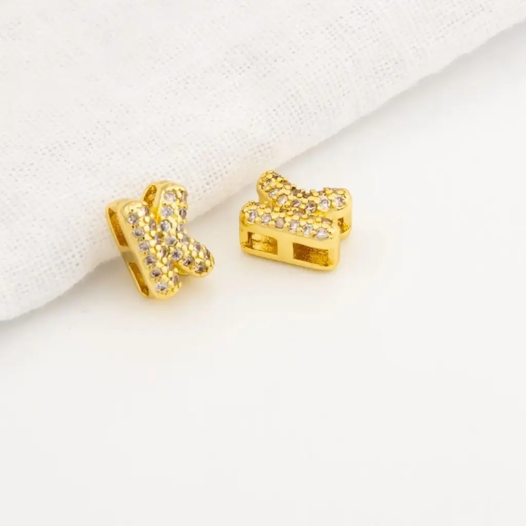 Dije en micropave con baño 18k letra K