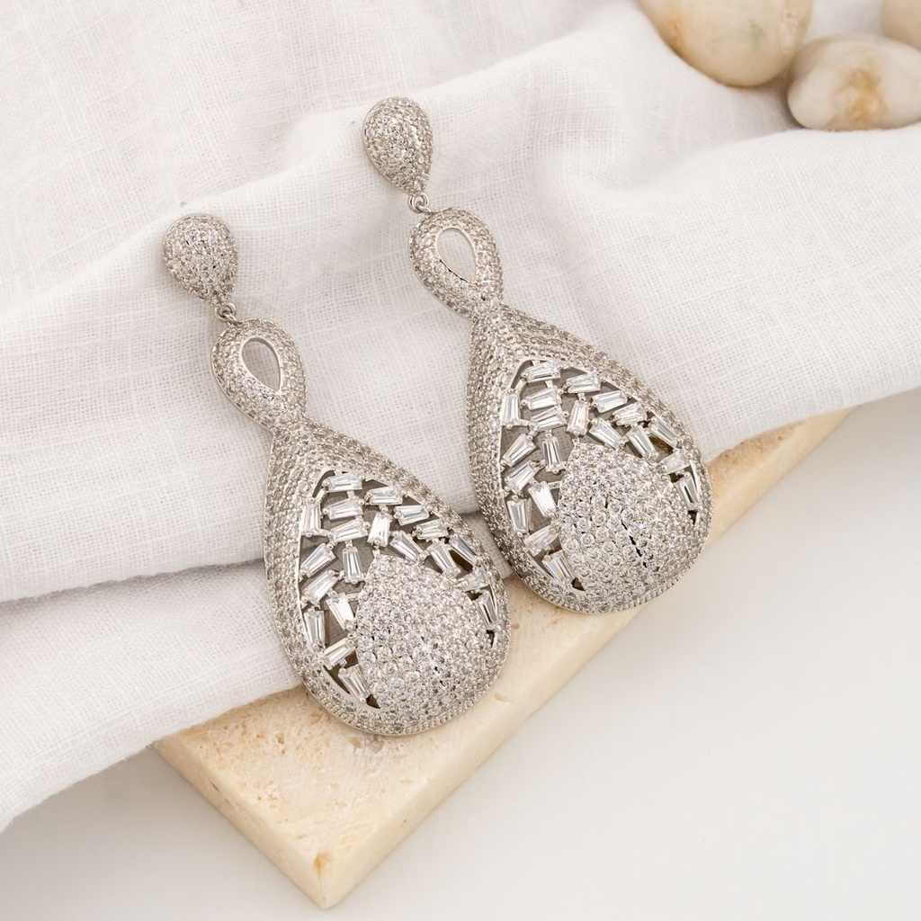 Aretes premiun colgantes con zirconias baño 18k