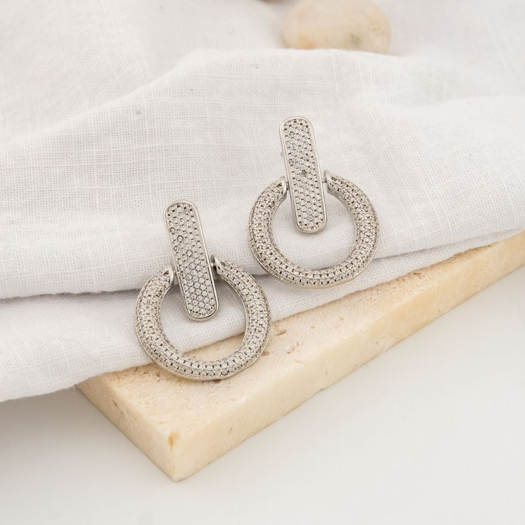 Aretes stud argolla con zirconias baño 18k