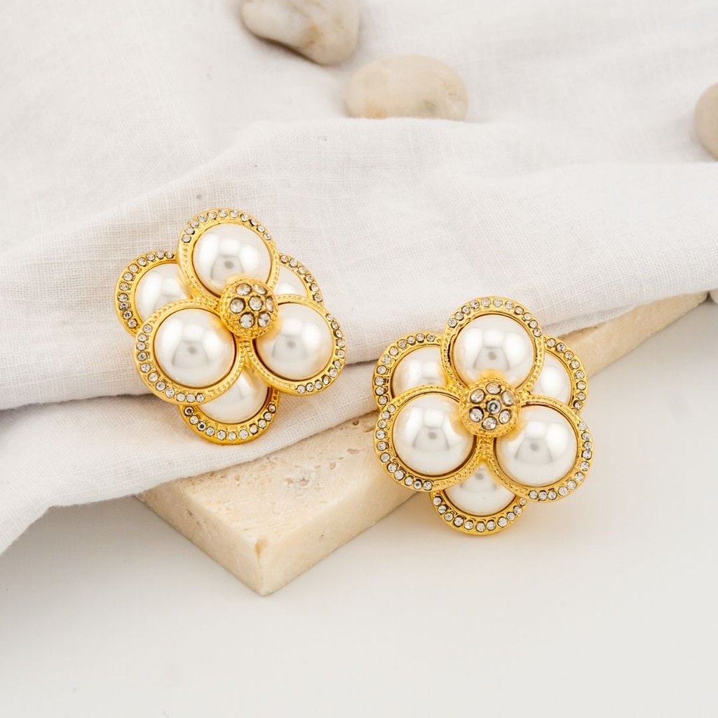 Aretes stud con zirconias baño 18k