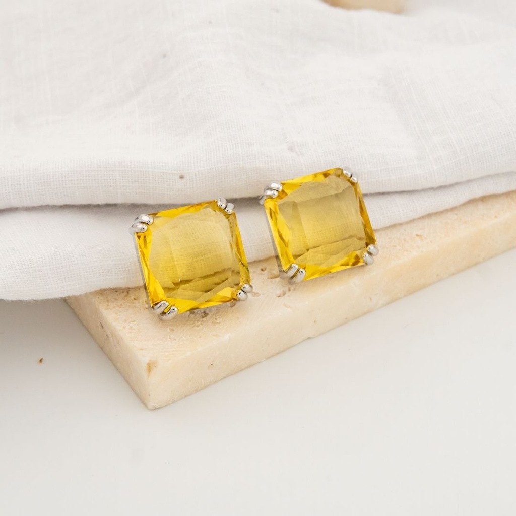 Aretes stud cuadrado con zirconia baño 18k