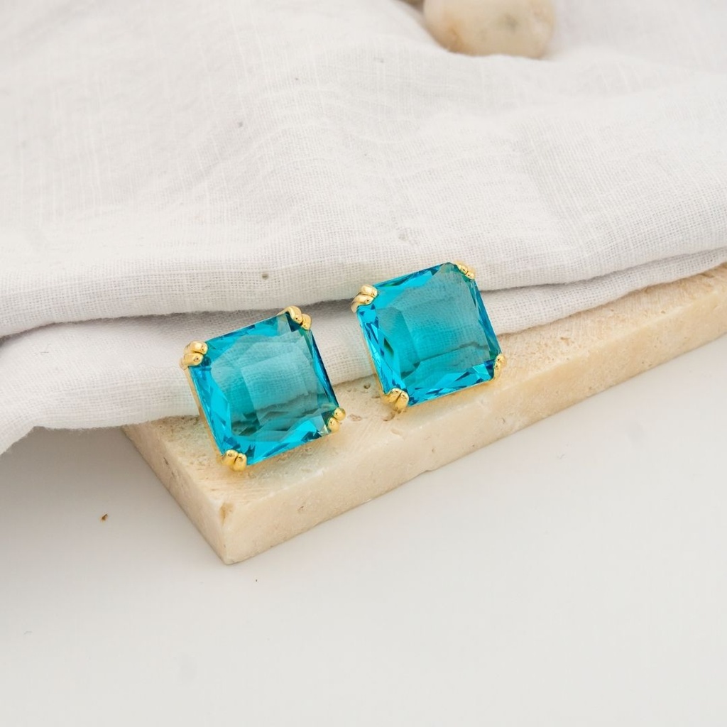 Aretes stud cuadrado con zirconia baño 18k