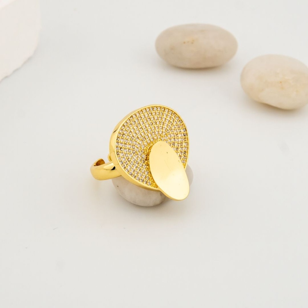 Anillo con zirconias  baño 18k