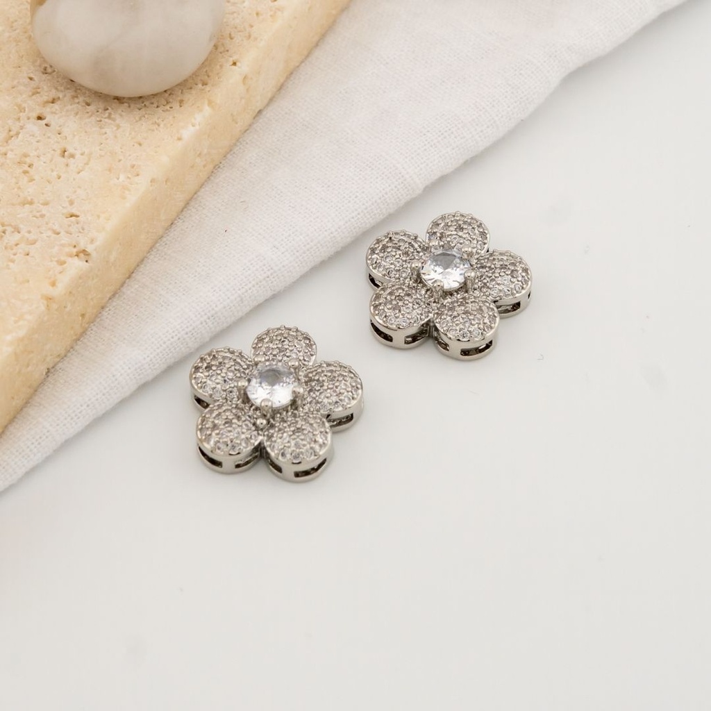 Separador flor con micropave y baño 18k