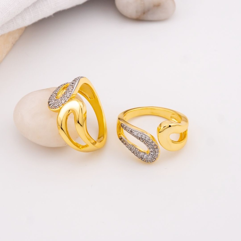 Anillo dos tonos con zirconias  baño 18k