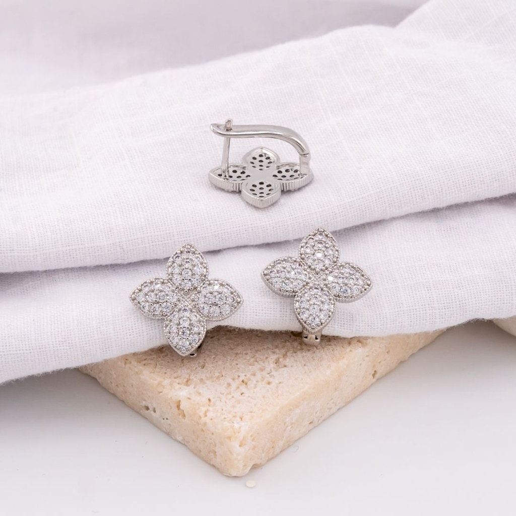 Aretes trebol con zirconias baño 18k