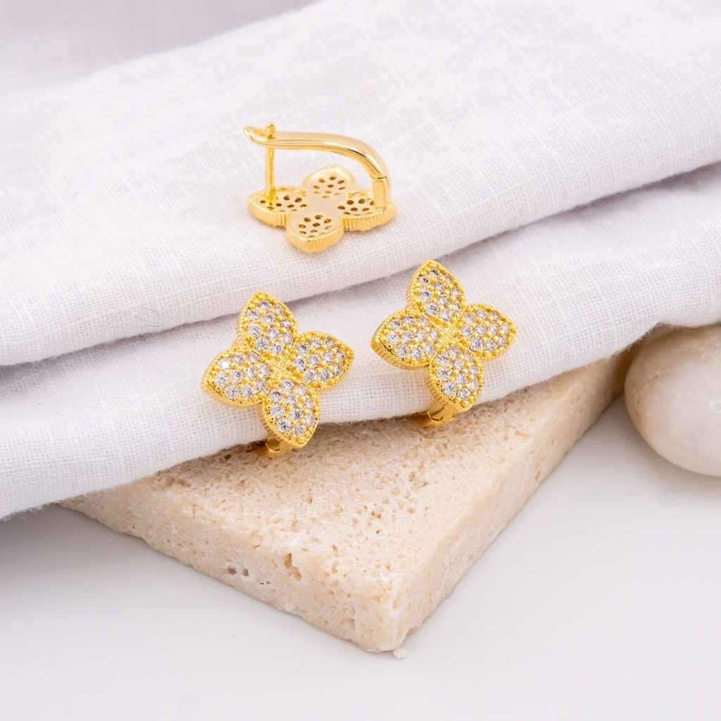 Aretes trebol con zirconias baño 18k