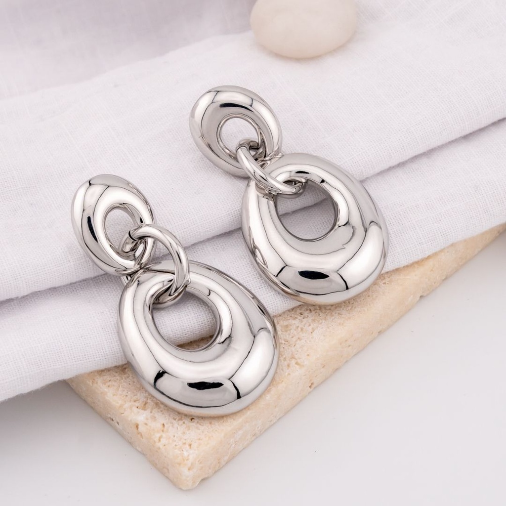 Aretes colgantes en forma de gota solidos baño 18k