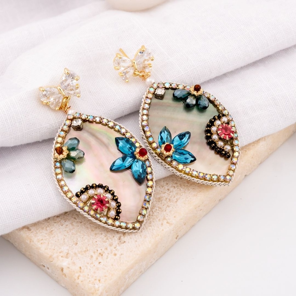 Aretes colgantes decorados a mano en forma de gota y concha avalon baño 18k