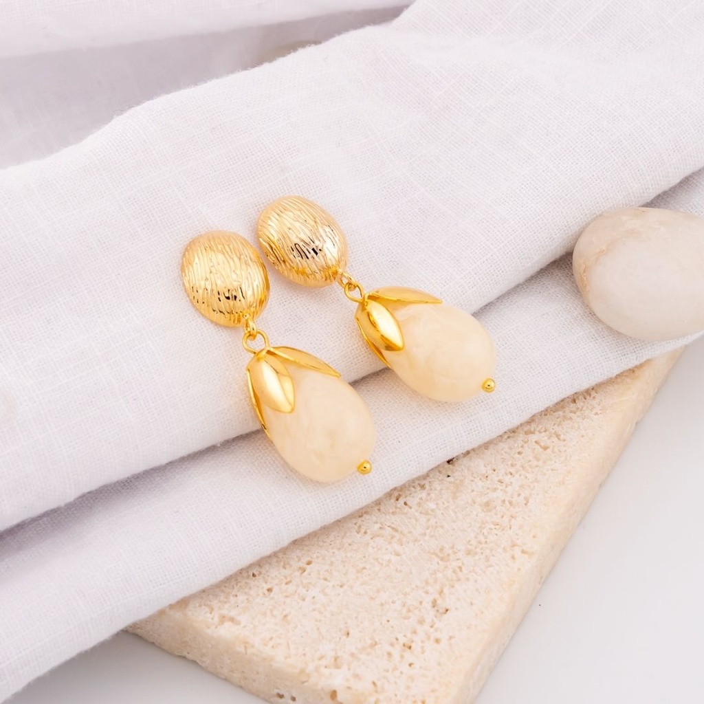 Aretes colgantes con piedra natural baño 18k