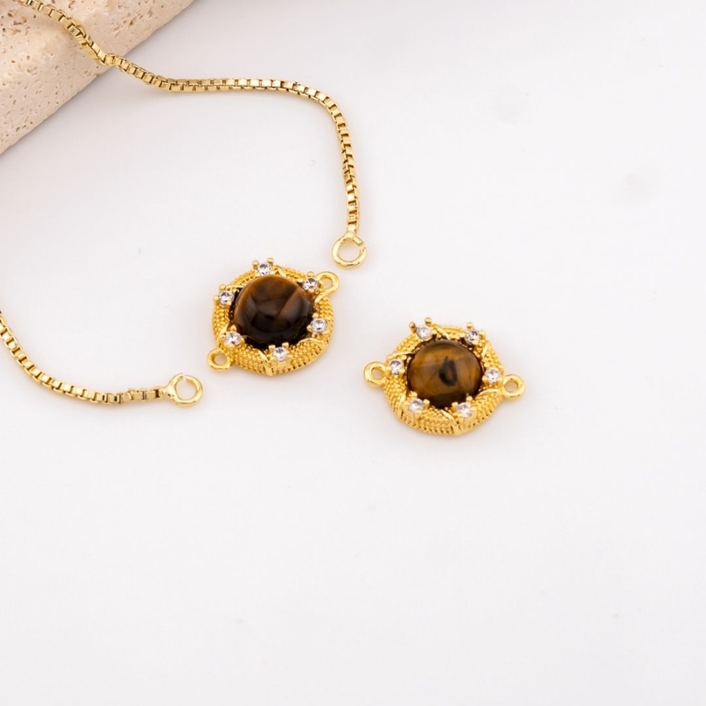 Enlace con piedra ojo de tigre micropave y baño 18k