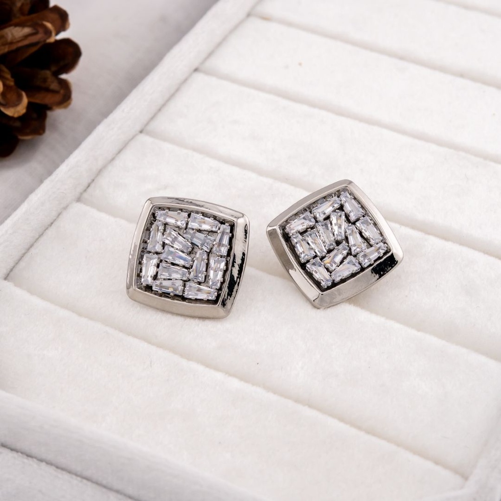 Aretes stud zirconia  baño 18k