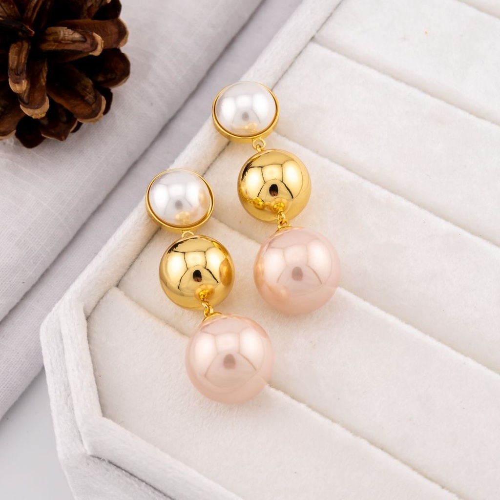 Aretes colgantes con perlas baño 18k