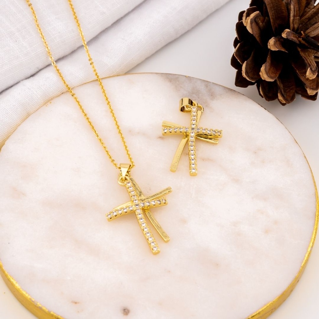 Dije de cruz doble con zirconias y baño 18k