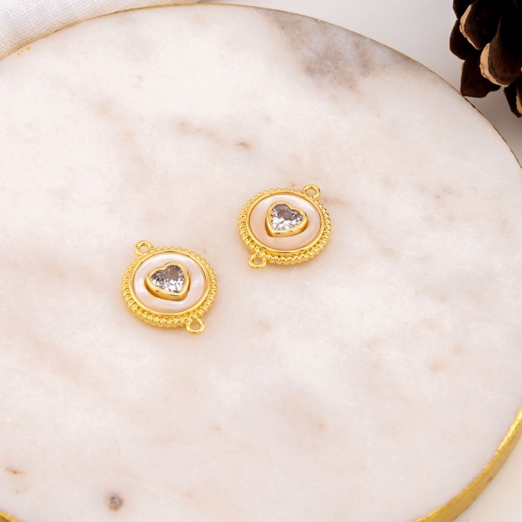 Enlace de corazon verde con concha nacar y  baño 18k