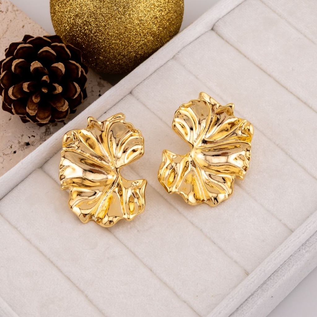 Aretes stud solidos baño 18k