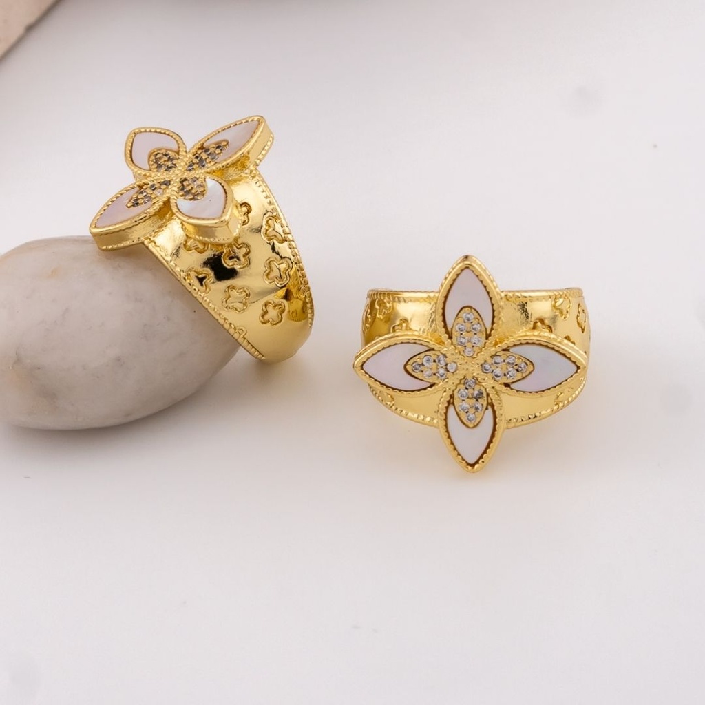 Anillo ajustable de trebol madre perla baño 18k