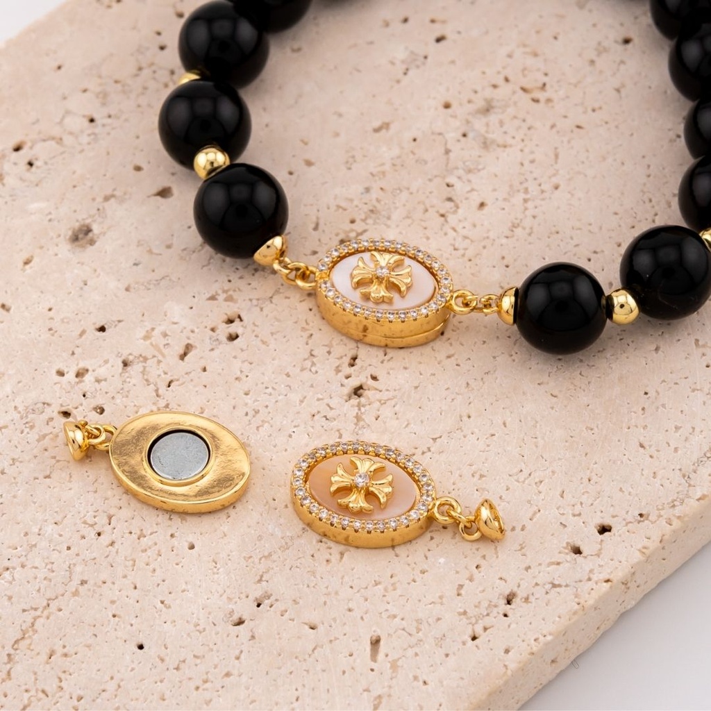 Broche de iman micropave y baño 18k