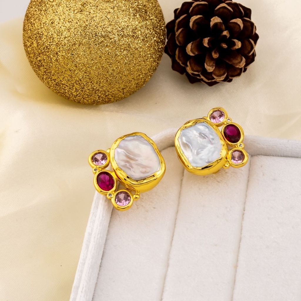 Aretes de barrocas engastados en goldfilled con zirconias