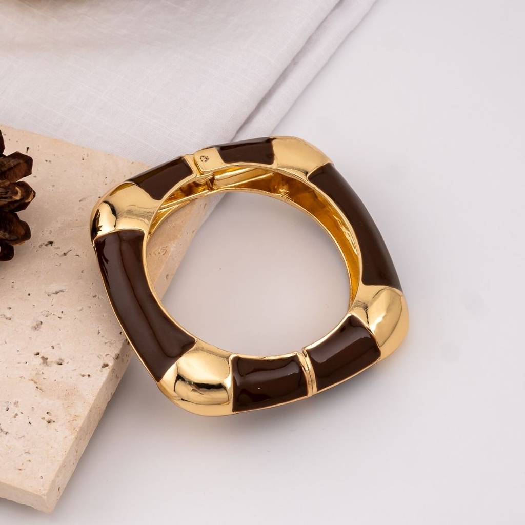 Pulsera café con dorado baño 18k