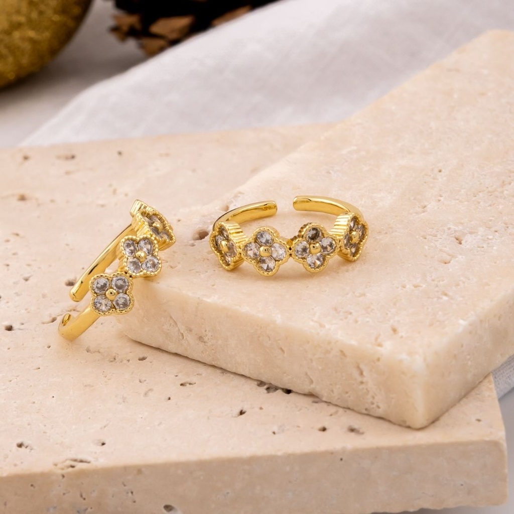 Anillo ajustable con zirconias y baño 18k