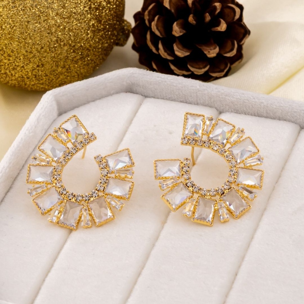 Aretes stud con zirconia baño 18k