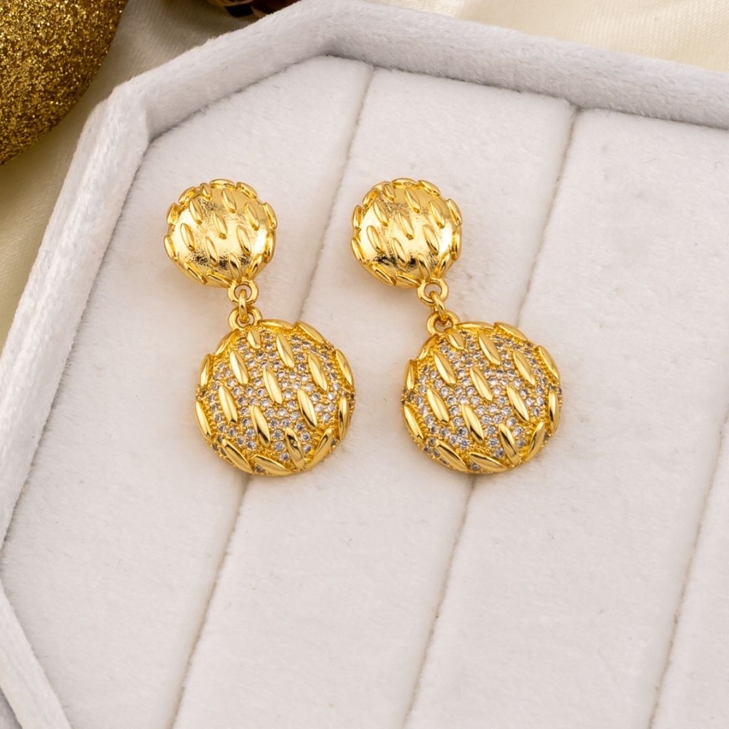 Aretes colgantes con zirconias baño 18k