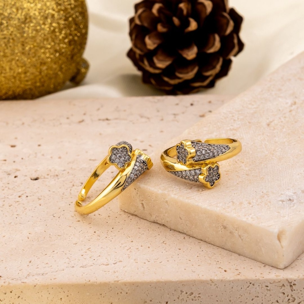 Anillo ajustable doble tono con zirconias y baño 18k