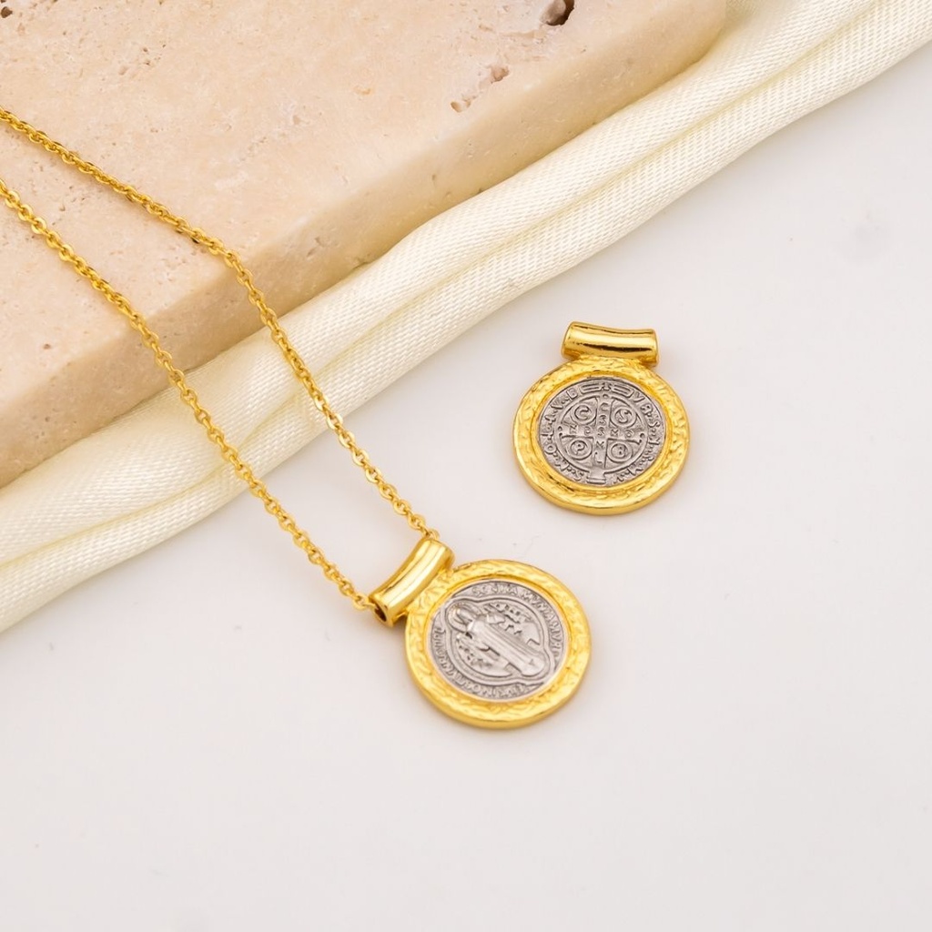 Dije San Benito doble tono baño 18k