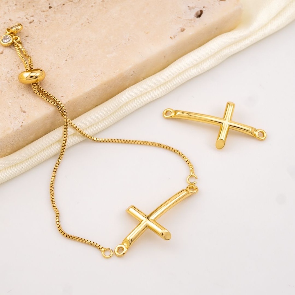 Enlace de cruz solido baño 18k