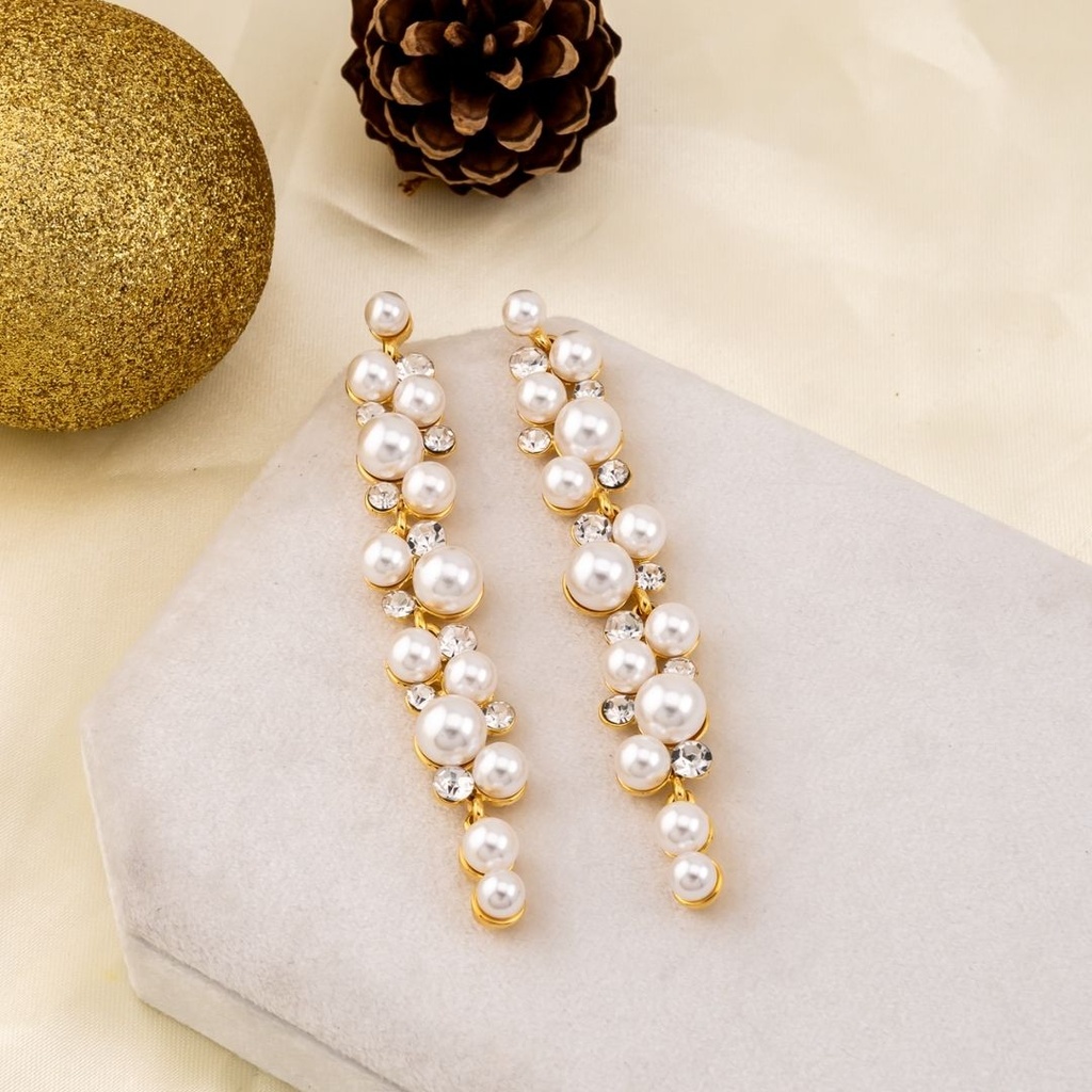 Aretes colgantes con zirconias y perlas baño 18k