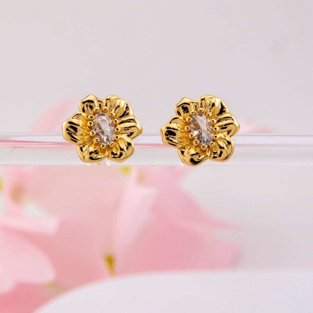 Aretes stud de FLOR con zirconias baño 18k