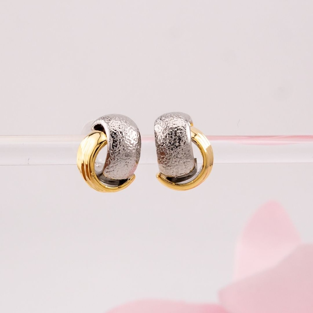 Aretes stud doble tono baño 18k
