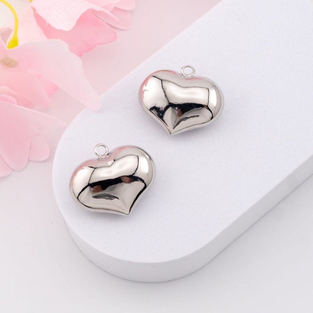 Dije de corazon solido mediano baño 18k