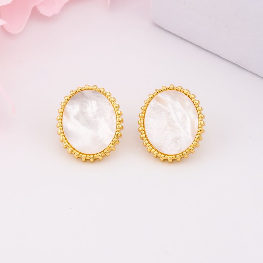 Aretes stud de OVALADOS con madre perla baño 18k