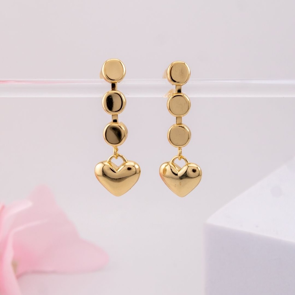Aretes colgantes de corazones baño 18k
