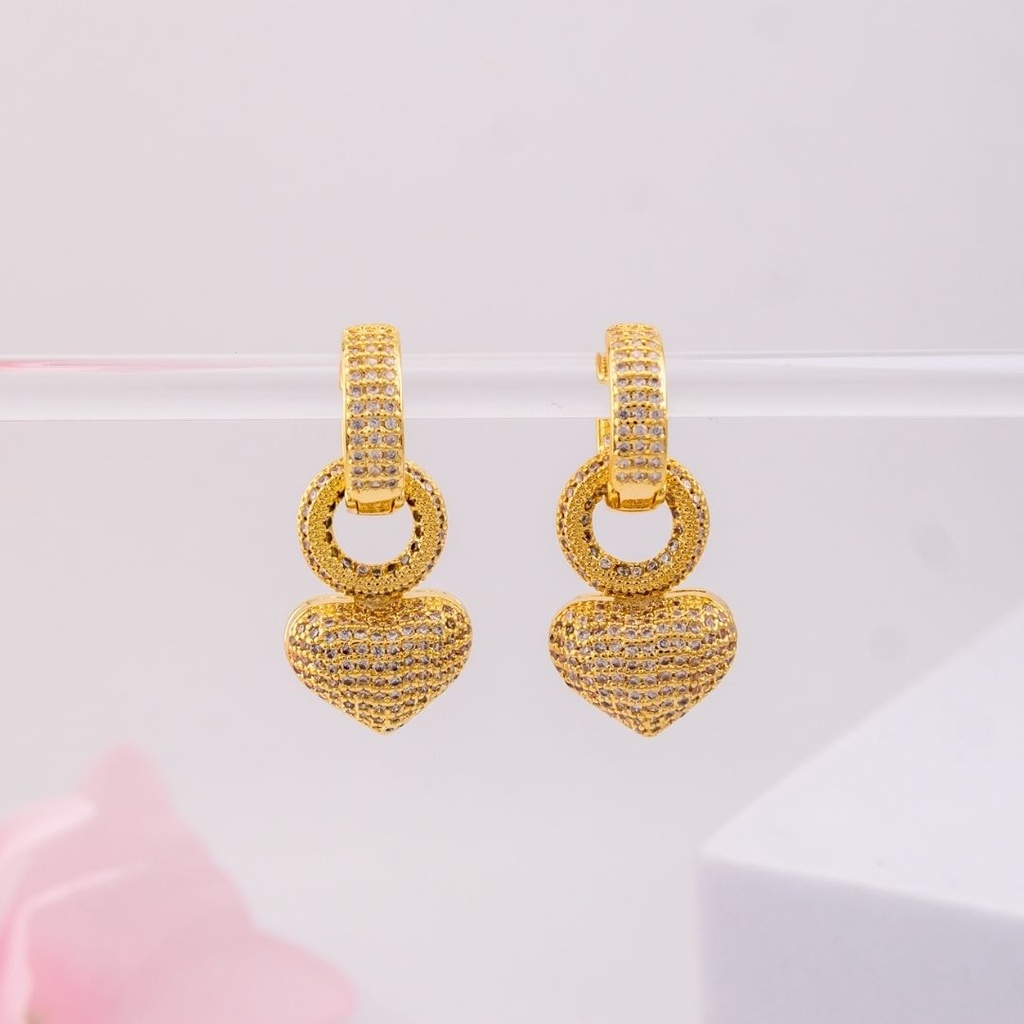 Aretes colgantes de corazones con zirconias baño 18k