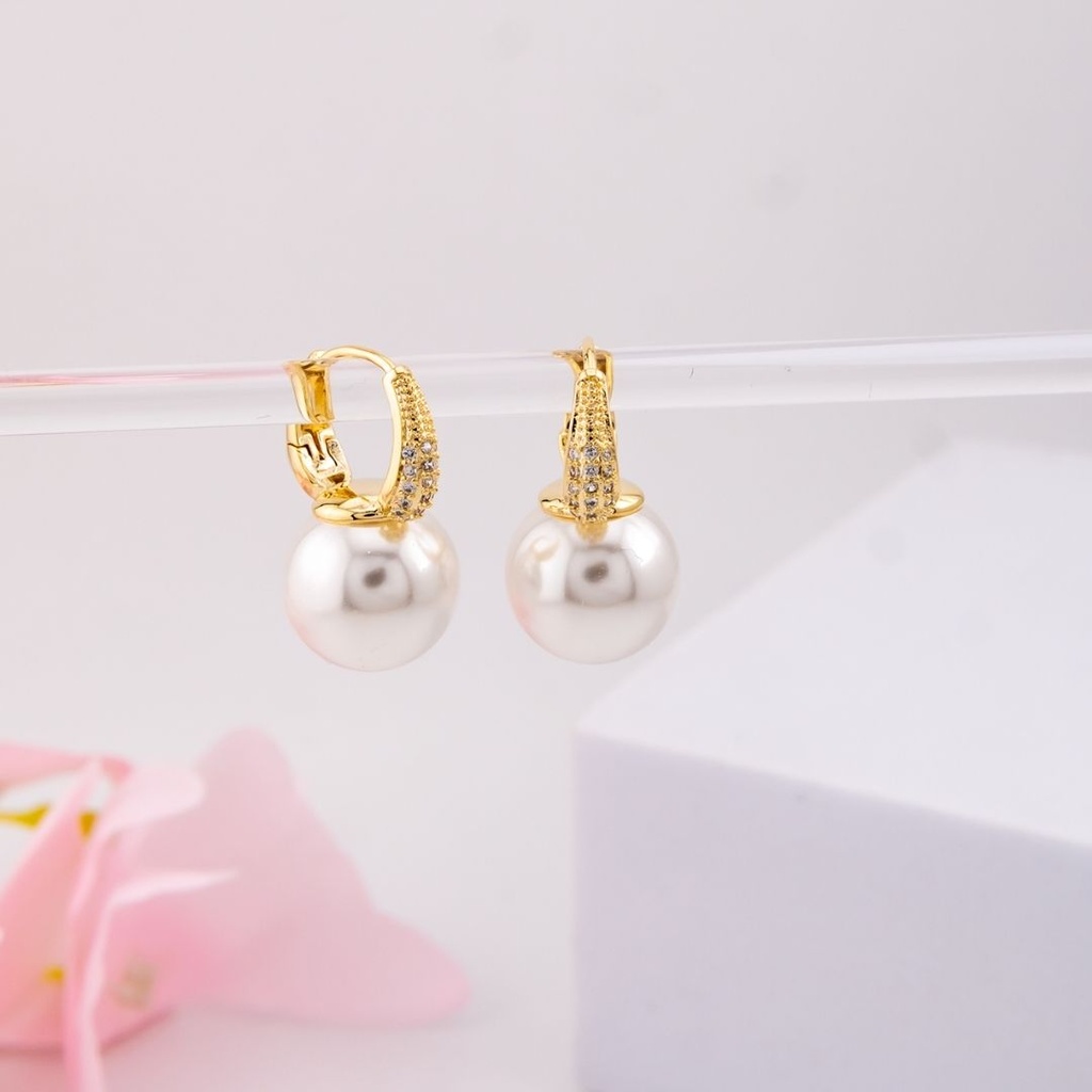 Aretes colgantes con perlas baño 18k