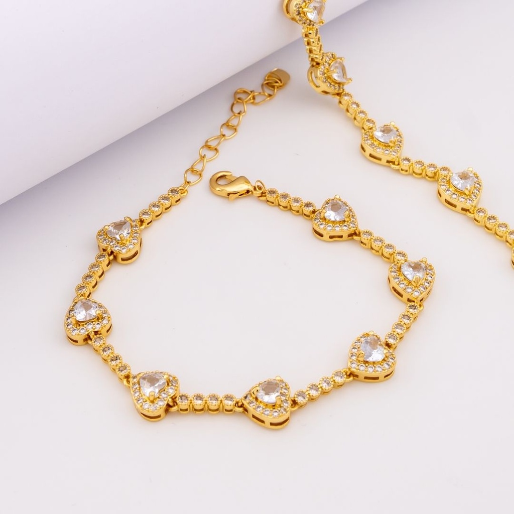 Pulsera de corazones con zirconias baño 18k