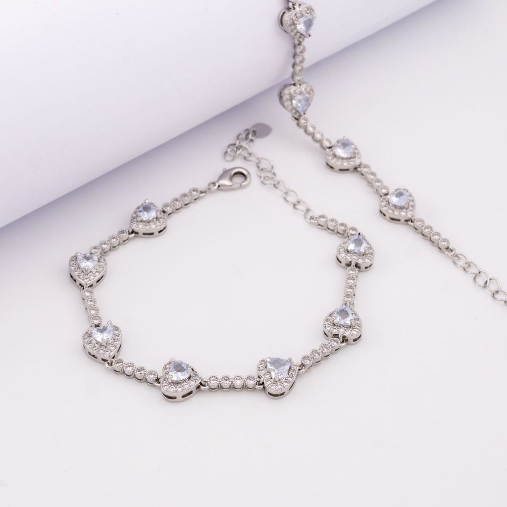 Pulsera de corazones con zirconias baño 18k