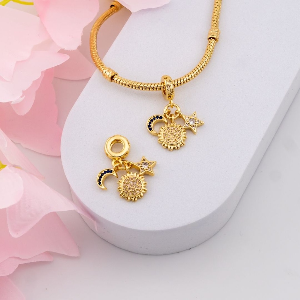 Charm luna, sol y estrella baño 18k