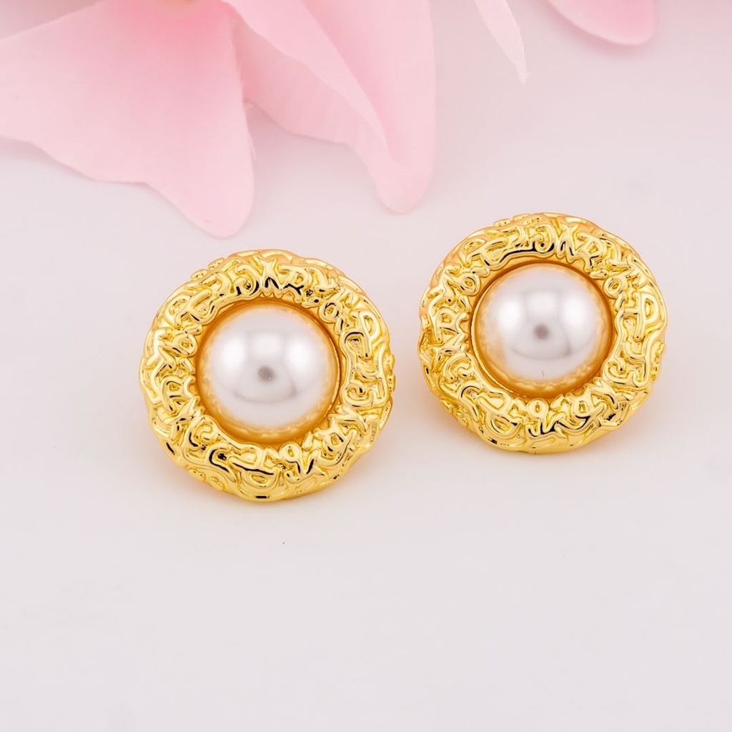 Aretes stud redondo con perlas baño 18k