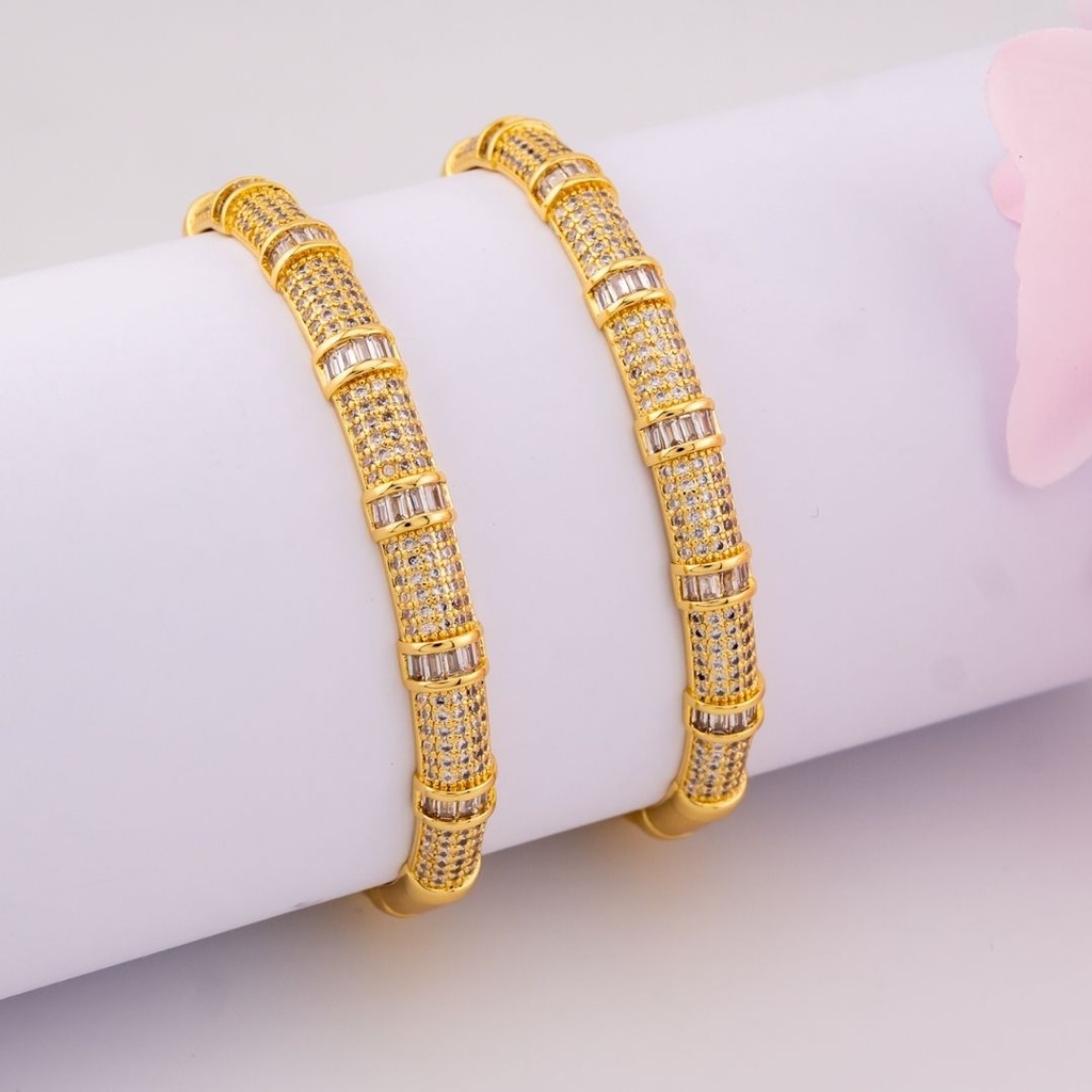 Brazalete ajustable con zirconias baño 18k