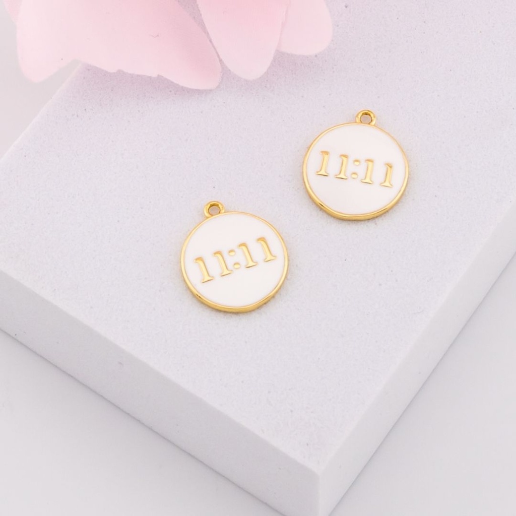 Dije medalla 11:11 baño 18k