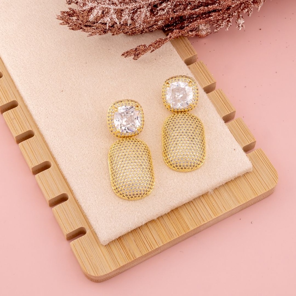 Aretes colgantes con zirconias baño 18k