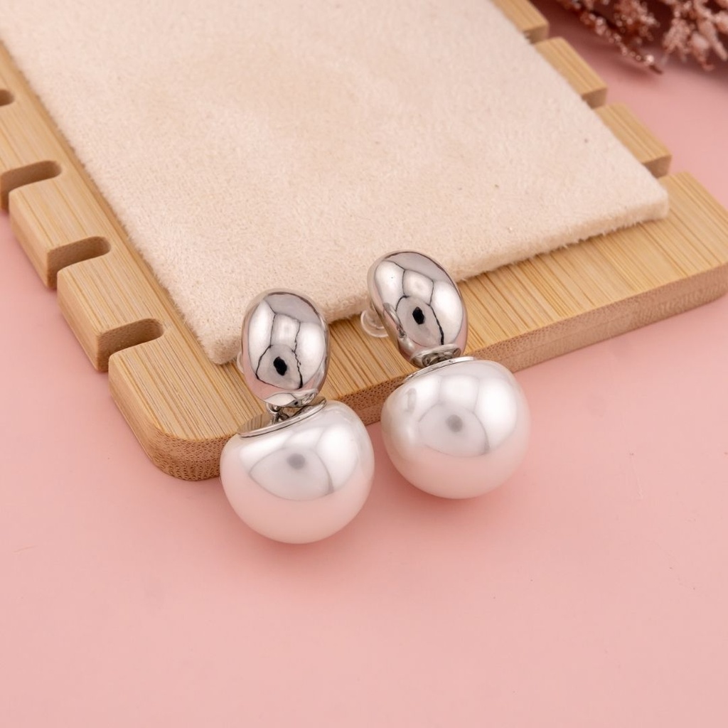 Aretes colgantes con perlas baño 18k