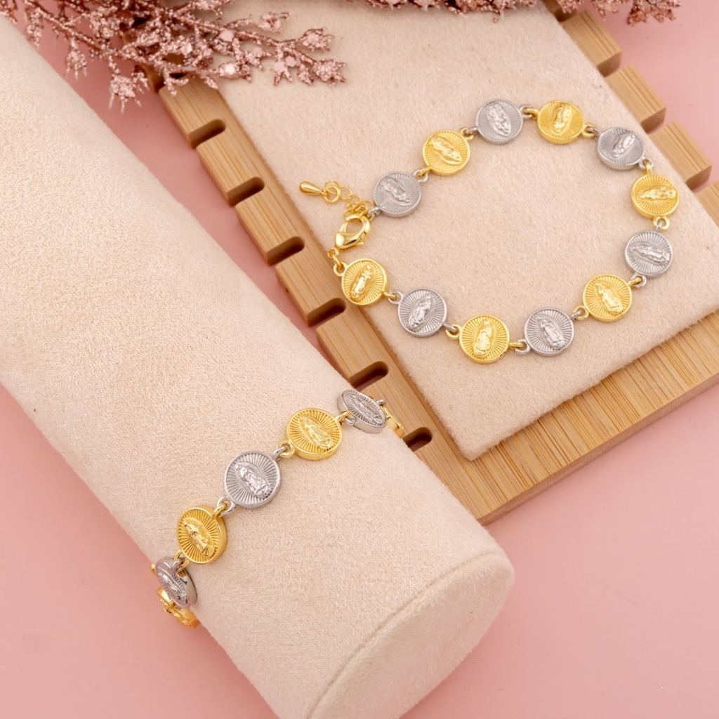 Pulsera medallas Virgen Guadalupe doble tono baño 18k