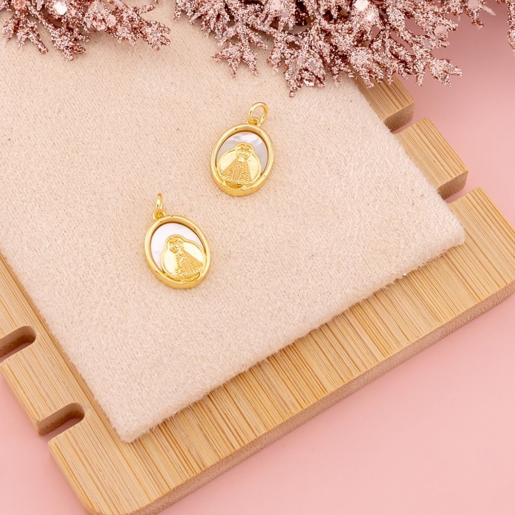 Dije VIRGEN SUYAPA con madre perla baño 18k